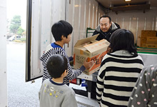 2HJでは、浅草橋オフィスで個別世帯への食料の配布に加えて、約260ヵ所の福祉施設や生活困窮者の支援活動を行う団体へ食品を届けている。