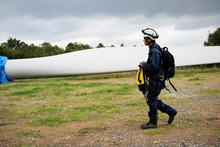 12月から新天地の風力発電所でO&M業務を統括するサイトマネージャーとなる縣。