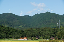 ここで稼働するGE製風車20台には年間発電量を拡大させるデジタルソリューション「PowerUp」も導入されている。