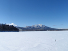 湖上の雪原