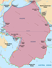 大きな太平洋プレート（中央ピンク色）と左側のインド-オーストラリア・プレート（水色）に挟まれたトンガ諸島。（Wikipediaより）