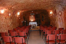 地下に造られた教会の礼拝所