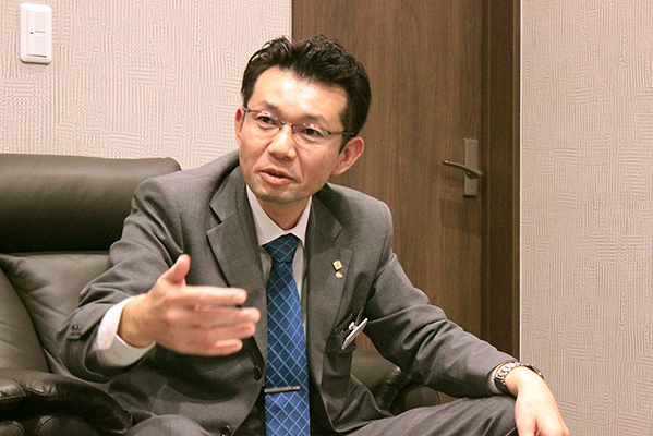 東部燃焼器具販売株式会社代表取締役の岡田晃さん