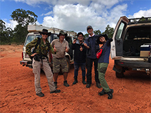 オーストラリアロケの取材クルーと研究者たち