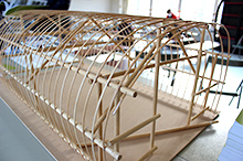 岡山県津山市高倉地区でバンブーグリーンハウスを建設した「たかくらぶ」のメンバーが、イメージ共有のために作った模型。