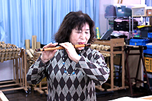 祭囃子などでも活躍する篠笛も、バンブーオーケストラの楽器パートの一つを担う。みさと笛と呼ばれる種類の篠笛で、ドレミ調が吹ける。