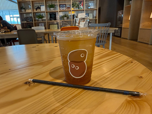 カフェの手作りジンジャーエール。