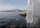 支笏湖が創る芸術作品「しぶき氷」